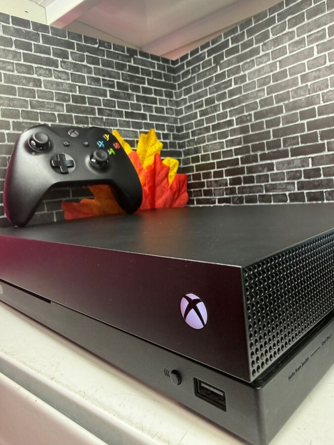 Игровая приставка XBOX ONE X 1 Tb