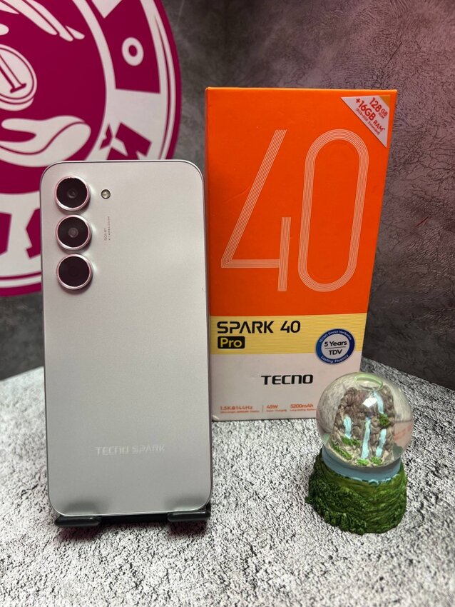 Мобильный телефон Tecno Spark 40 Pro 8\128 Гб