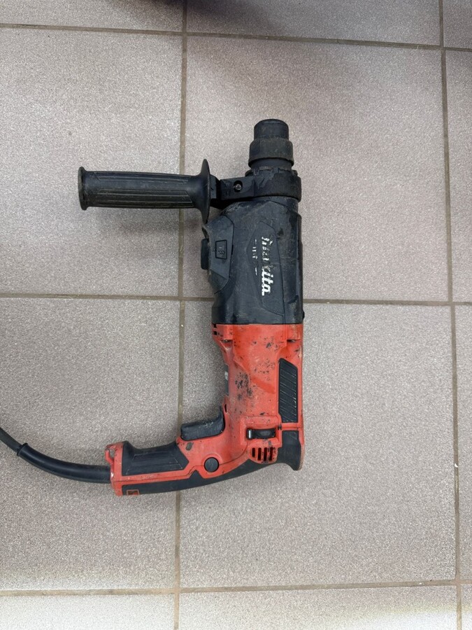 Перфоратор Makita M8701